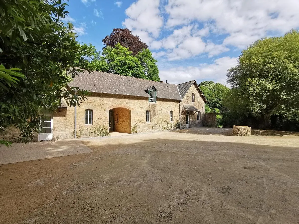 Hotel Chateau De Launay Guen Plémet 0*,  Francia